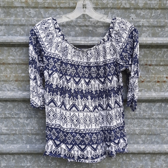 Crinkled 3/4 Sleeve Blue Rain Blouse - Picture 6 of 11